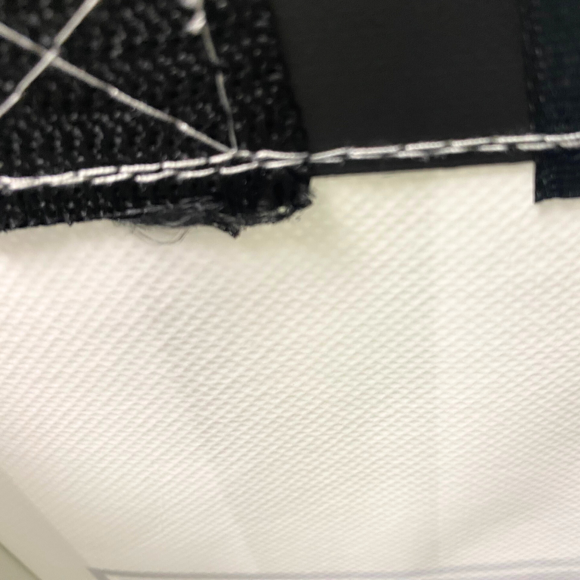 PP Non-Woven Elegant Black & White Fashion Reusable Shopping Bag - K012