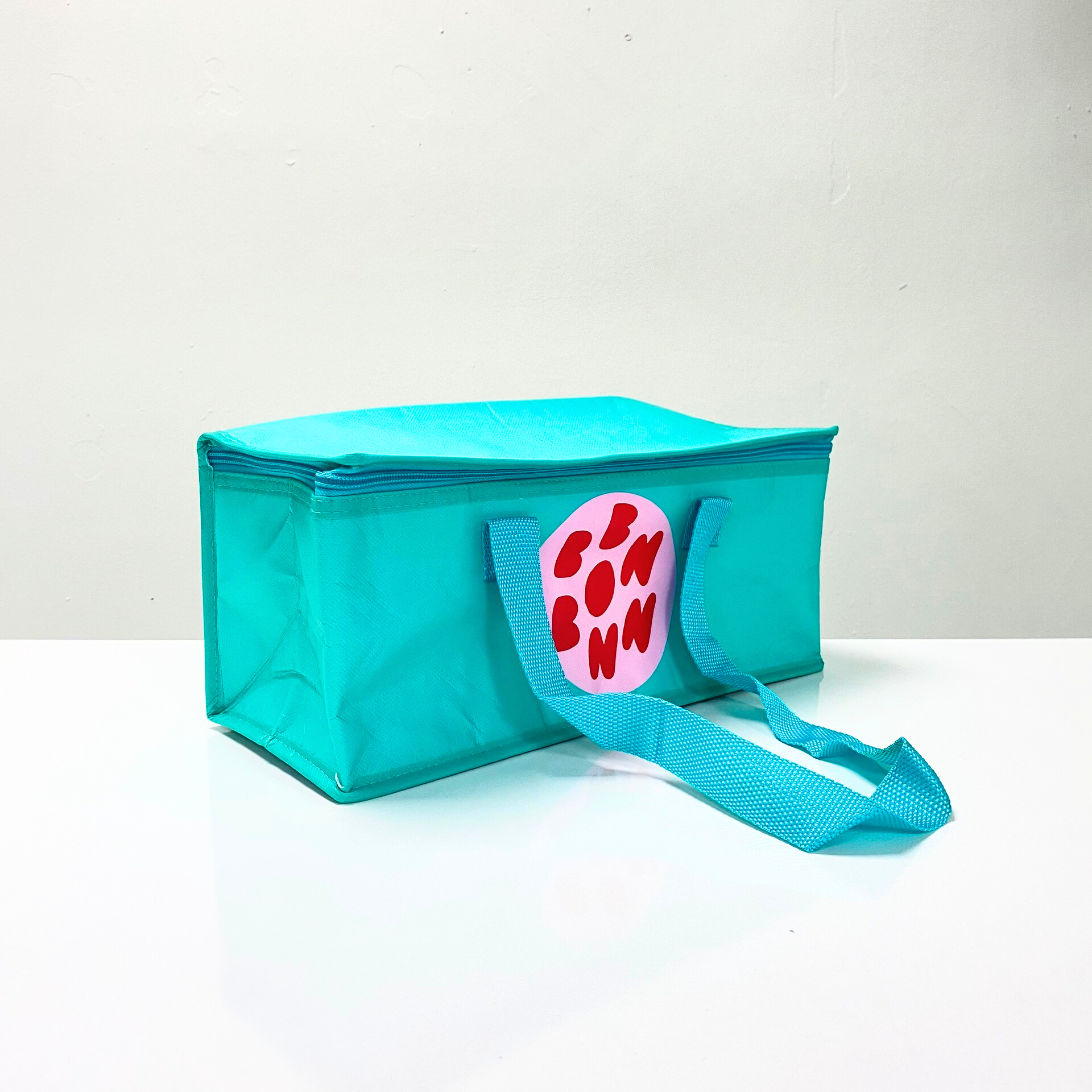 REUSABLE GREEN COOLER BAG – SMALL SIZE, RECTANGULAR SHAPE, WITH ZIPPER – K019