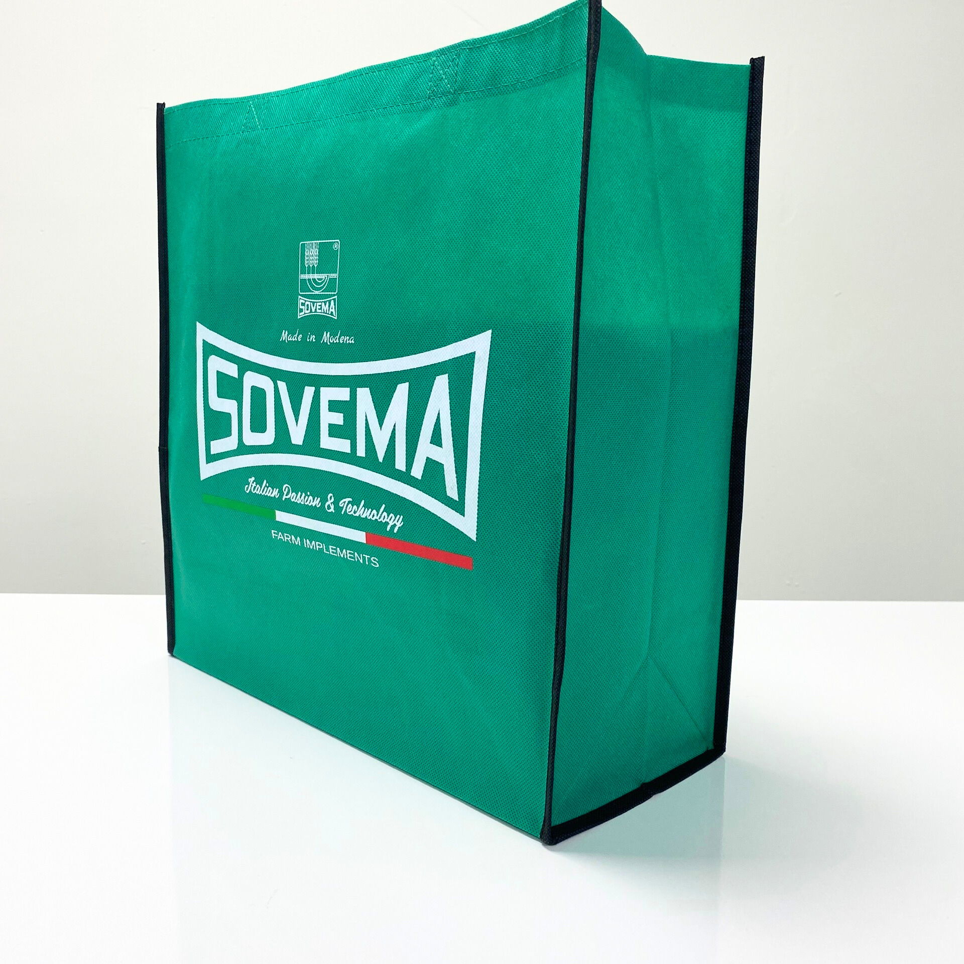 Custom Wholesale Non Woven Bags & Totes
